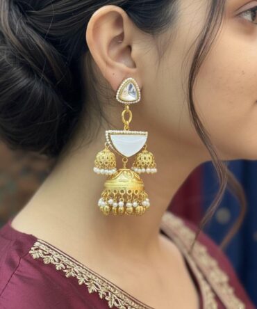 Teen-Gher Jhumka - White
